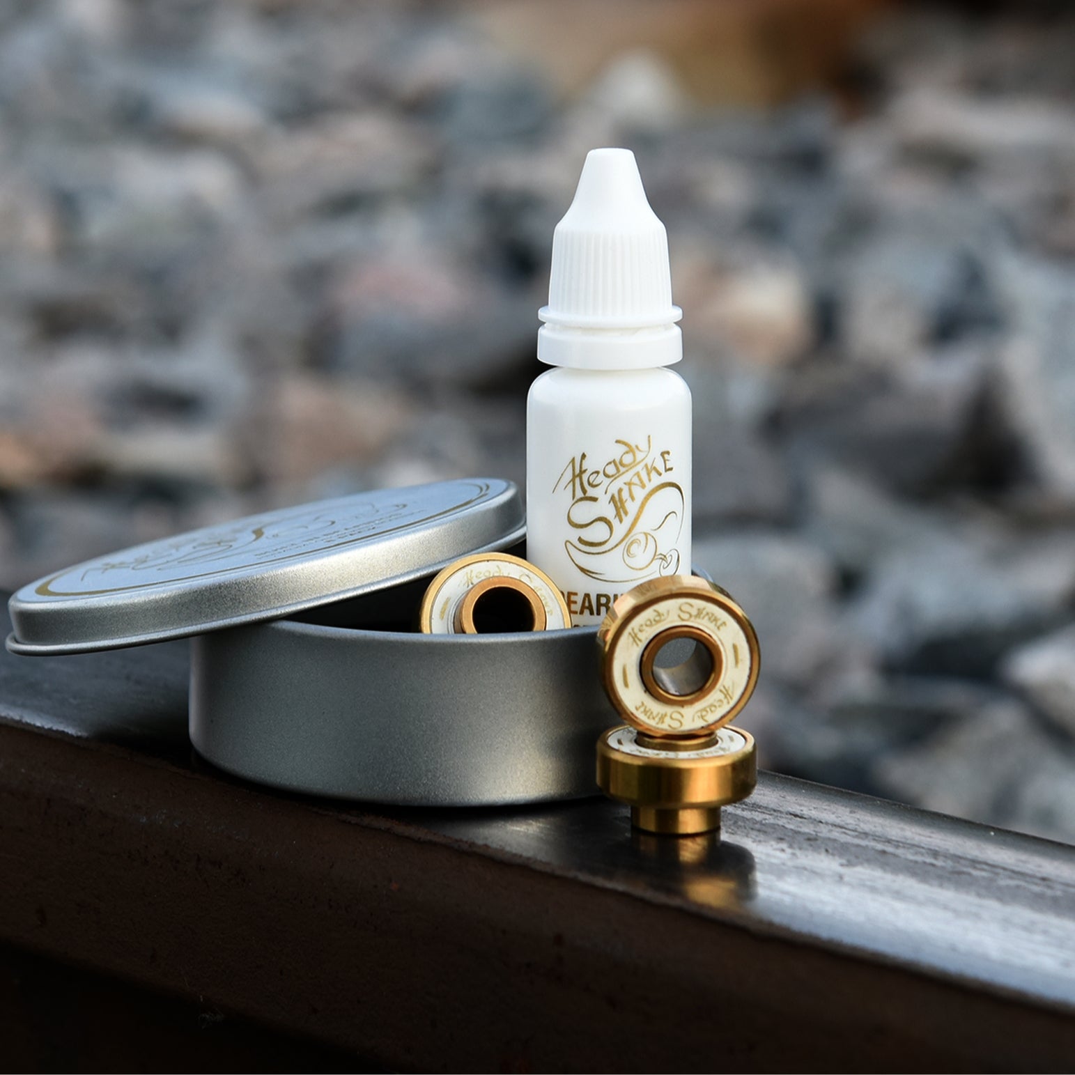 Longboard Built-in Spacers And Washers Bearings and Speed Oil Bundle Heady Shake Longboard Built-in Spacers And Washers Bearings and Speed Oil Bundle Heady Shake